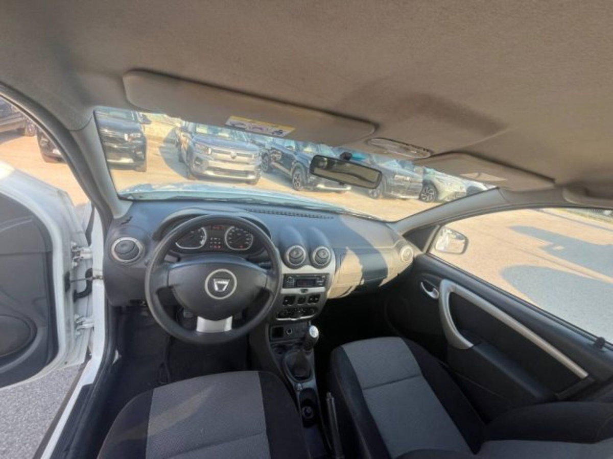 Dacia Duster 1.6 110CV 4x2 GPL Lauréate (8)