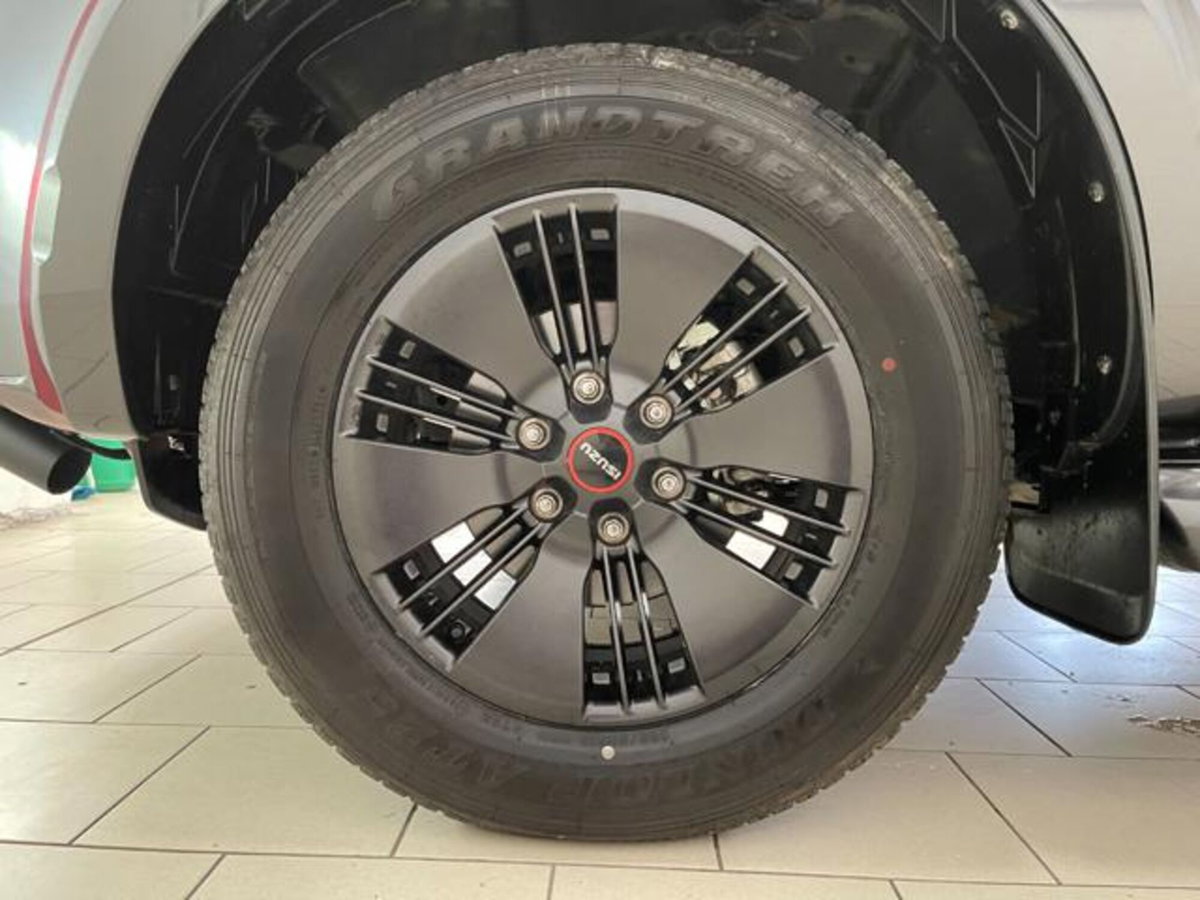 Isuzu D-Max Pick-up 1.9 td crew N60FF 4x4 (9)
