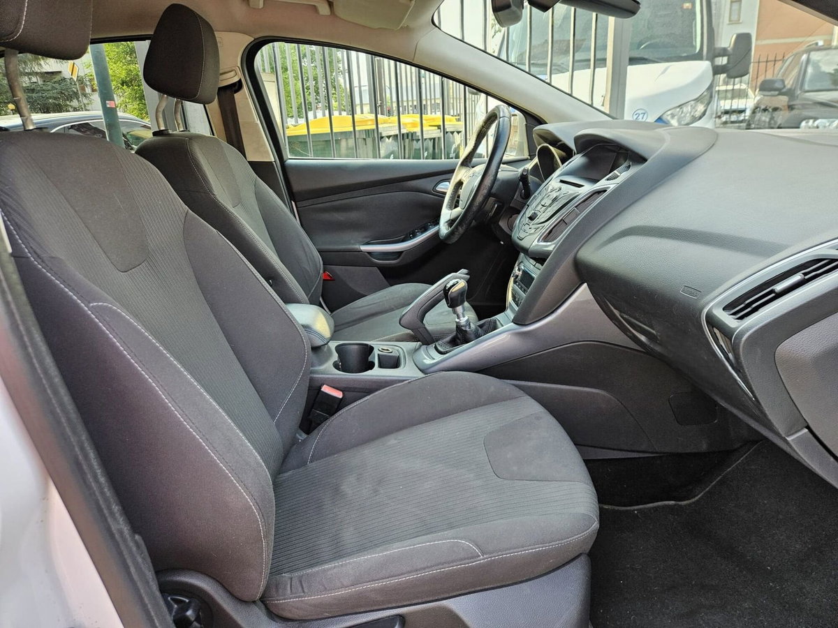 Ford Focus 1.6 TDCi 115 CV Titanium (10)