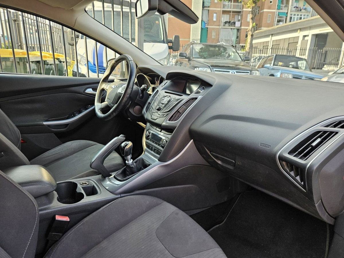 Ford Focus 1.6 TDCi 115 CV Titanium (9)