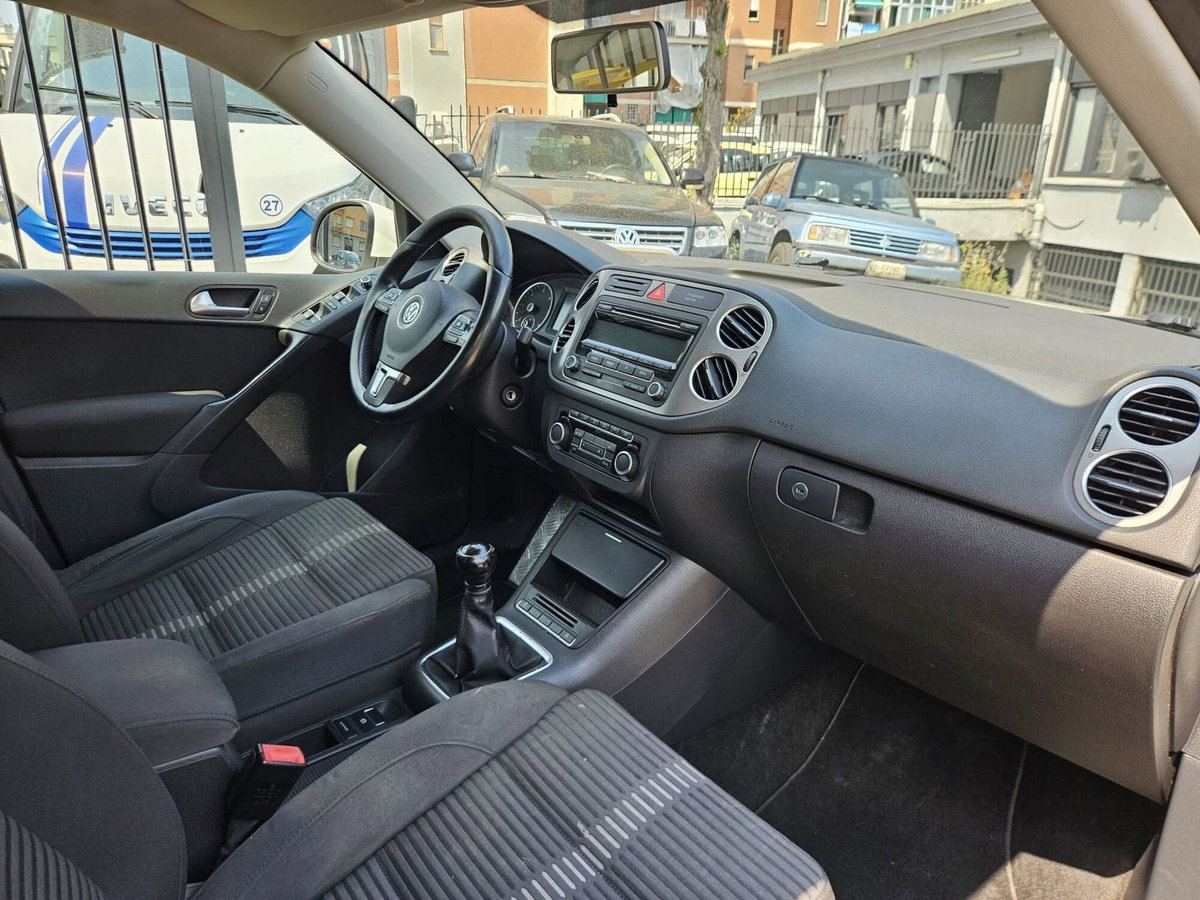 Volkswagen Tiguan 2.0 TDI DPF 4MOTION DSG R-Line (11)