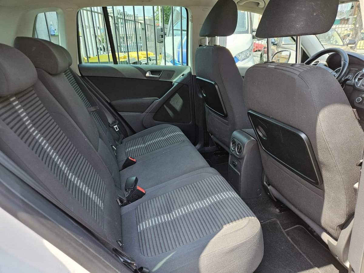 Volkswagen Tiguan 2.0 TDI DPF 4MOTION DSG R-Line (13)