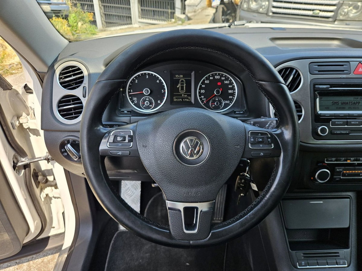 Volkswagen Tiguan 2.0 TDI DPF 4MOTION DSG R-Line (15)