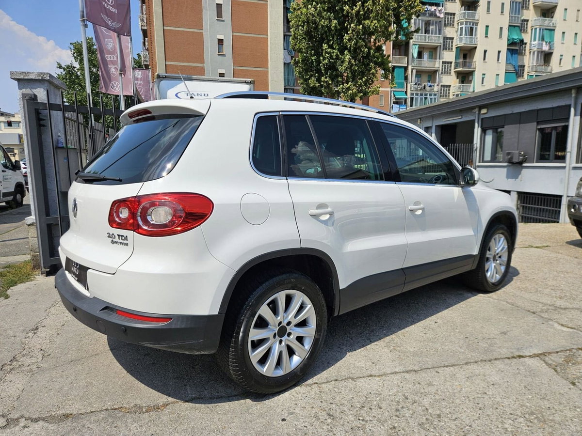 Volkswagen Tiguan 2.0 TDI DPF 4MOTION DSG R-Line (4)