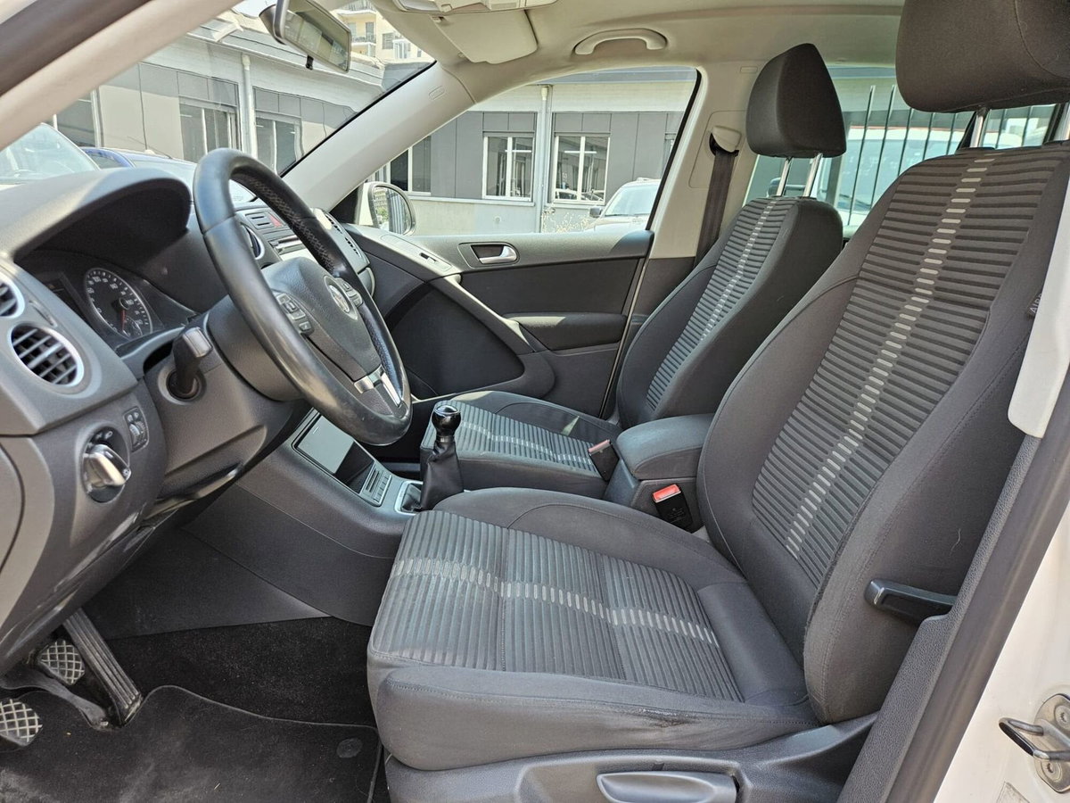 Volkswagen Tiguan 2.0 TDI DPF 4MOTION DSG R-Line (8)