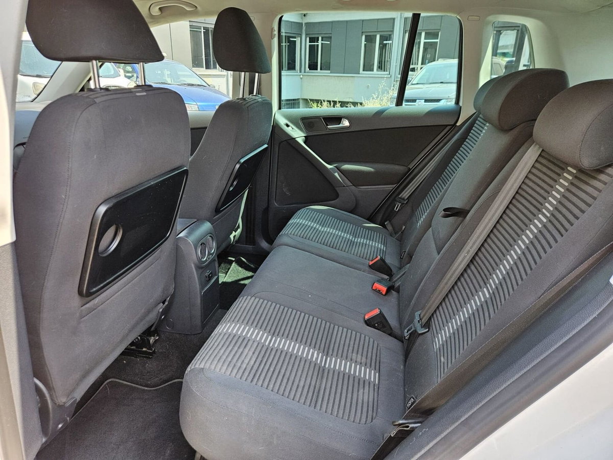 Volkswagen Tiguan 2.0 TDI DPF 4MOTION DSG R-Line (9)