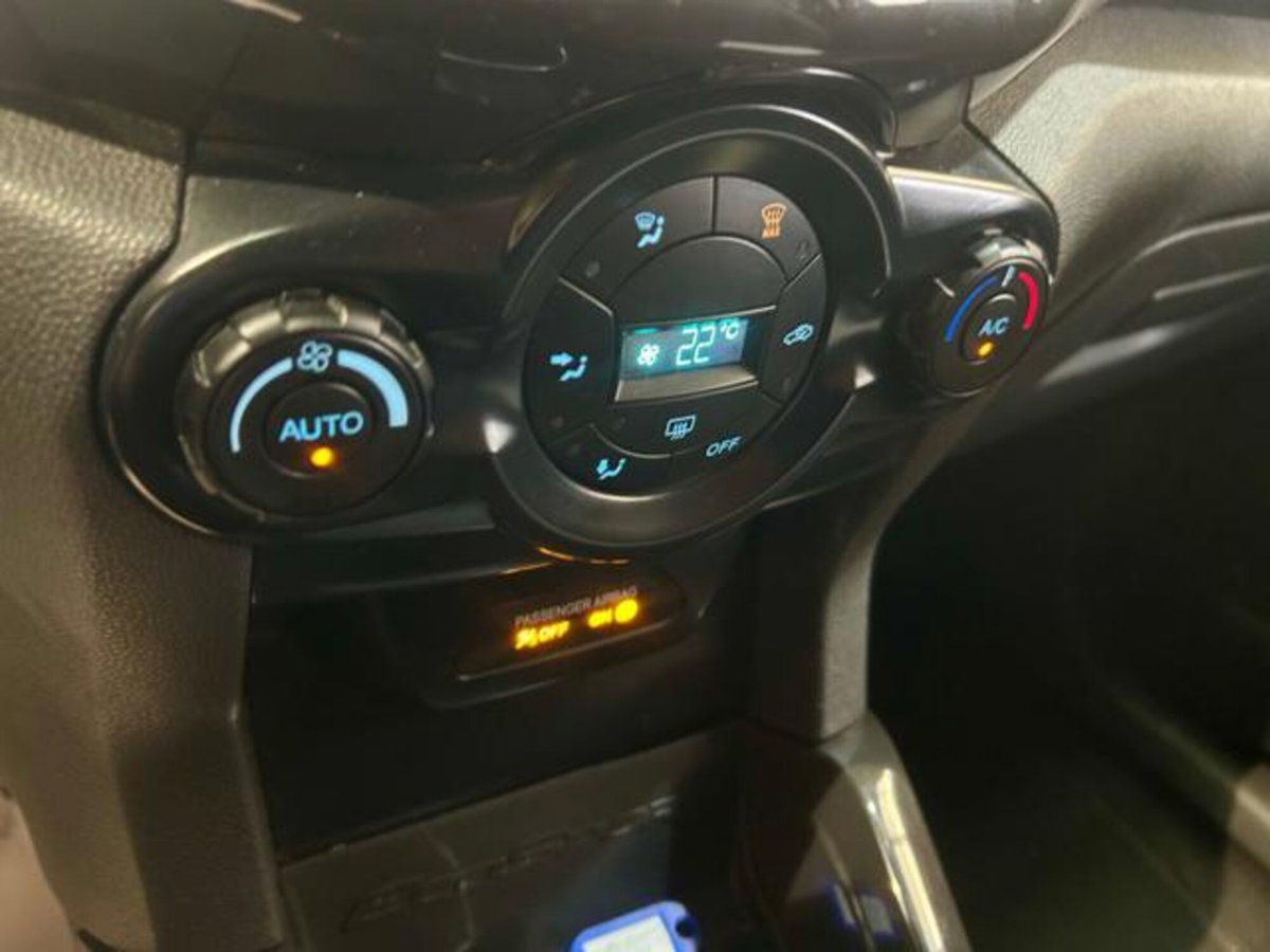 Ford EcoSport 1.5 TDCi 95 CV Titanium S (16)