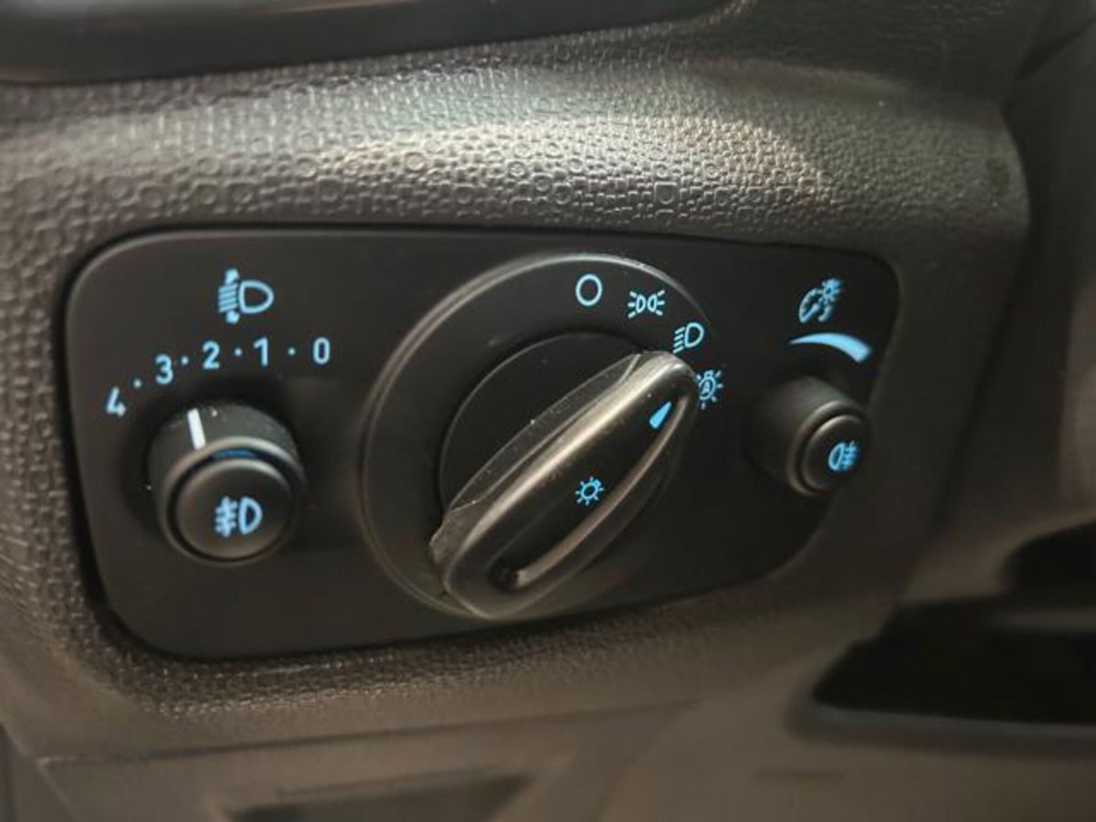 Ford EcoSport 1.5 TDCi 95 CV Titanium S (17)