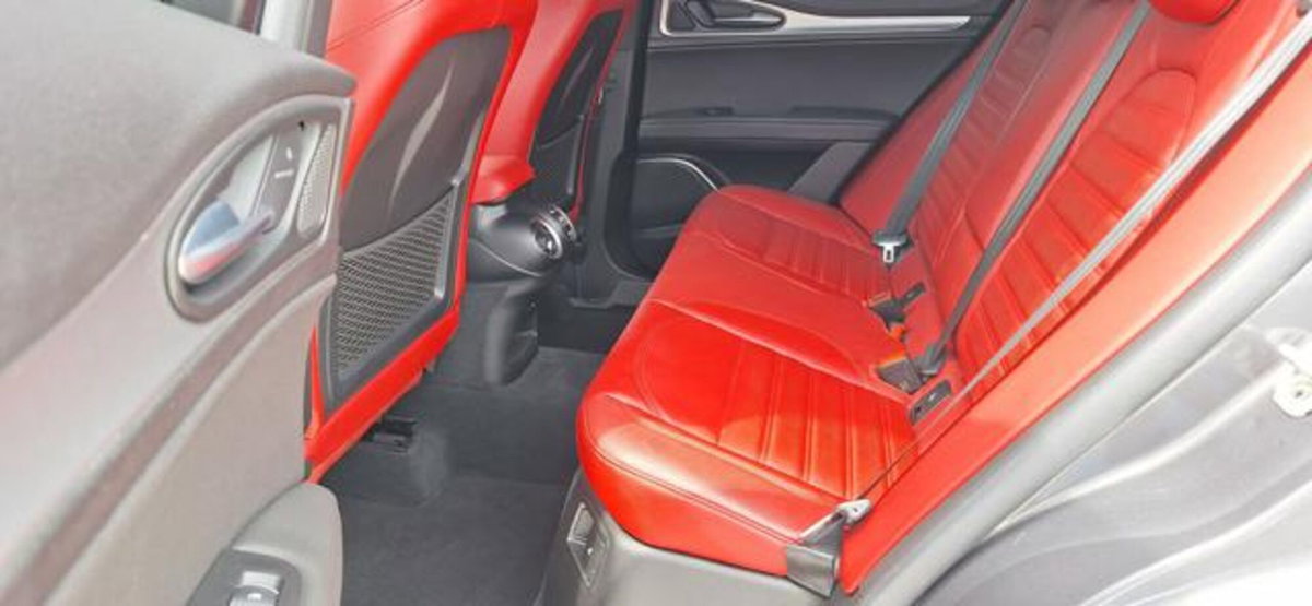 Alfa Romeo Stelvio Stelvio 2.0 Turbo 280 CV AT8 Q4 Veloce Tì (3)
