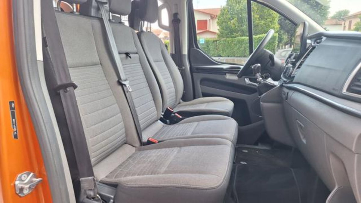 Ford Tourneo Custom 320 2.0 EcoBlue 130CV MHEV PC Titanium (11)