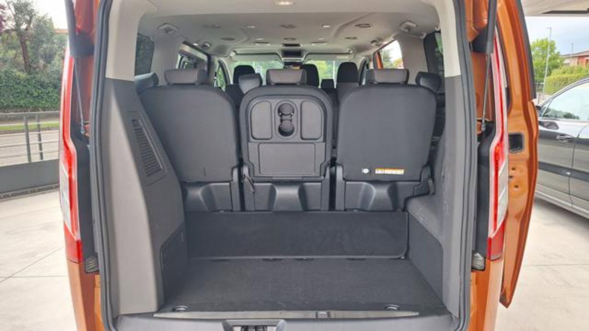 Ford Tourneo Custom 320 2.0 EcoBlue 130CV MHEV PC Titanium (12)