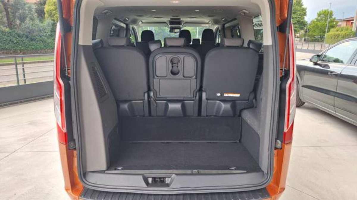 Ford Tourneo Custom 320 2.0 EcoBlue 130CV MHEV PC Titanium (15)