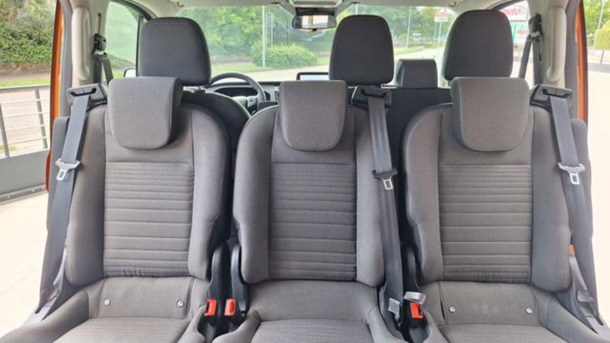 Ford Tourneo Custom 320 2.0 EcoBlue 130CV MHEV PC Titanium (17)