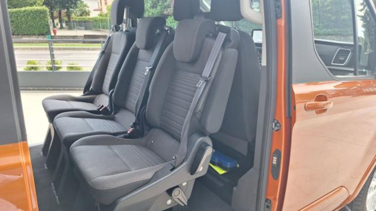 Ford Tourneo Custom 320 2.0 EcoBlue 130CV MHEV PC Titanium (18)