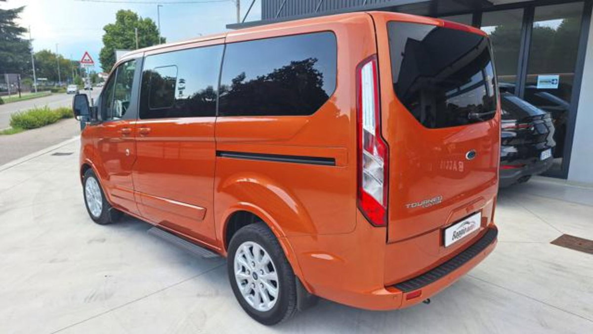 Ford Tourneo Custom 320 2.0 EcoBlue 130CV MHEV PC Titanium (19)