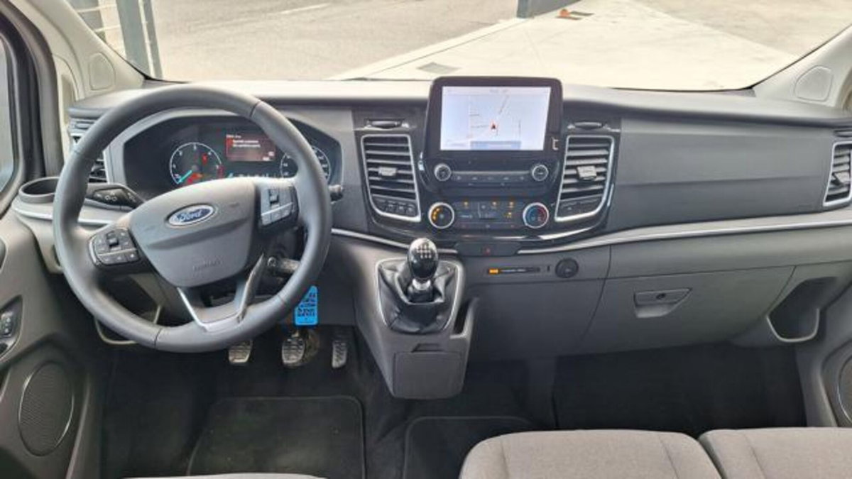 Ford Tourneo Custom 320 2.0 EcoBlue 130CV MHEV PC Titanium (2)