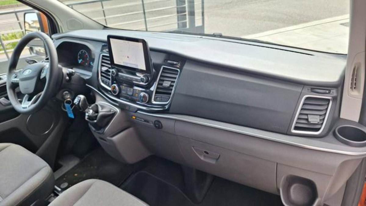 Ford Tourneo Custom 320 2.0 EcoBlue 130CV MHEV PC Titanium (20)
