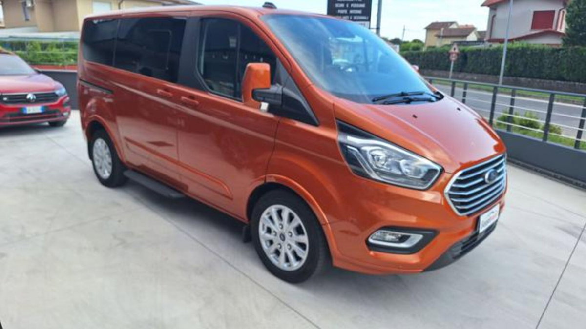 Ford Tourneo Custom 320 2.0 EcoBlue 130CV MHEV PC Titanium (7)