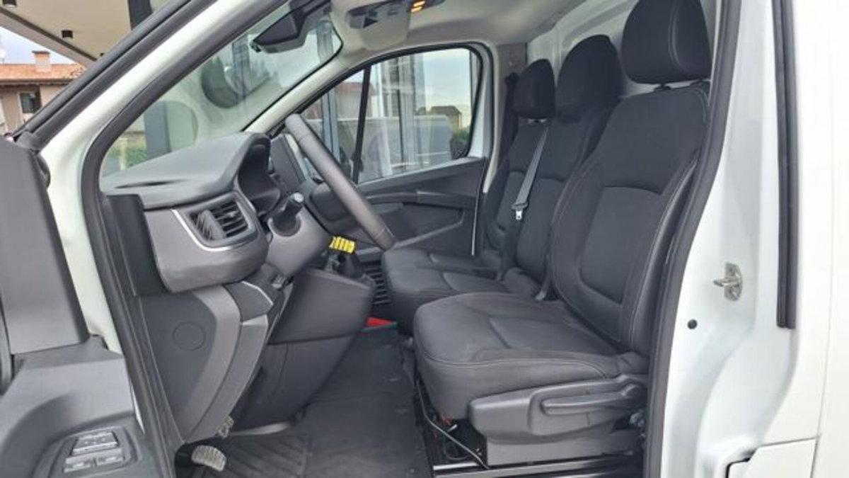Renault Trafic Furgone T29 2.0 dCi 150CV PC-TN Furgone Energy Ice (17)