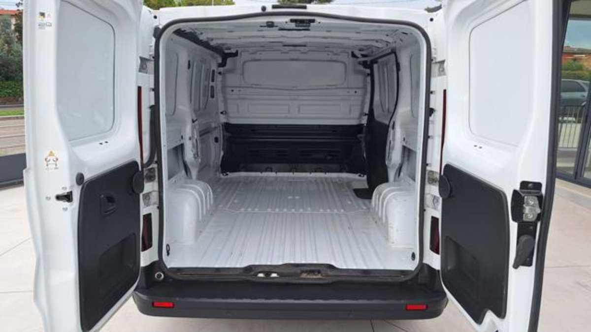 Renault Trafic Furgone T29 2.0 dCi 150CV PC-TN Furgone Energy Ice (3)