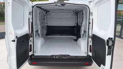 Renault Trafic Furgone T29 2.0 dCi 150CV PC-TN Furgone Energy Ice (3)