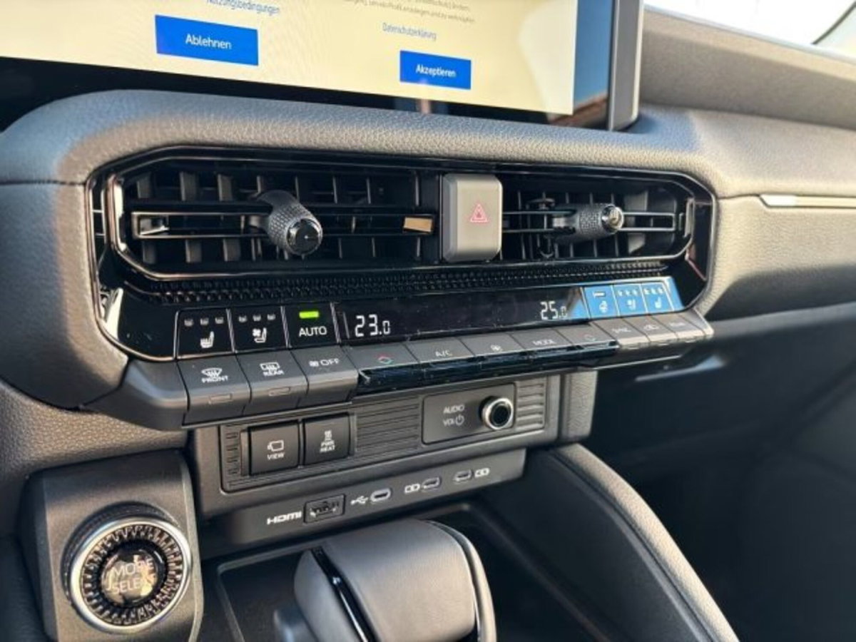 Toyota Land Cruiser 2.8 d-4d Lounge awd auto (15)