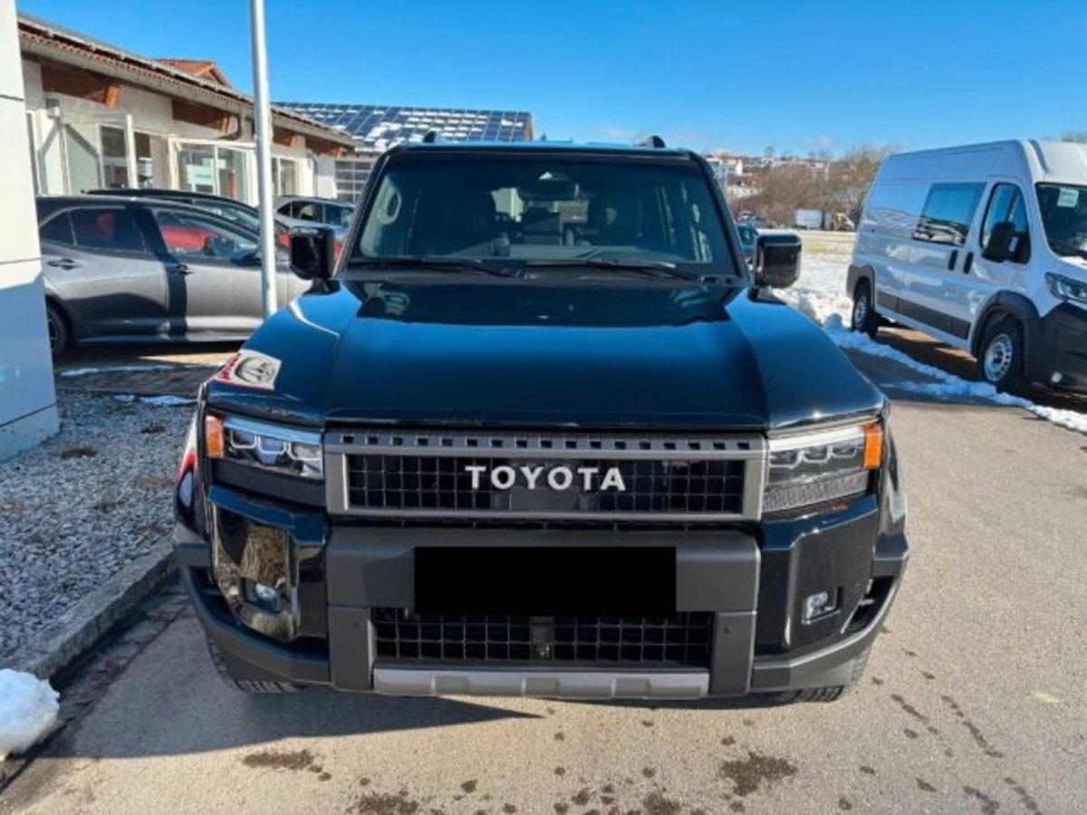 Toyota Land Cruiser 2.8 d-4d Lounge awd auto (2)