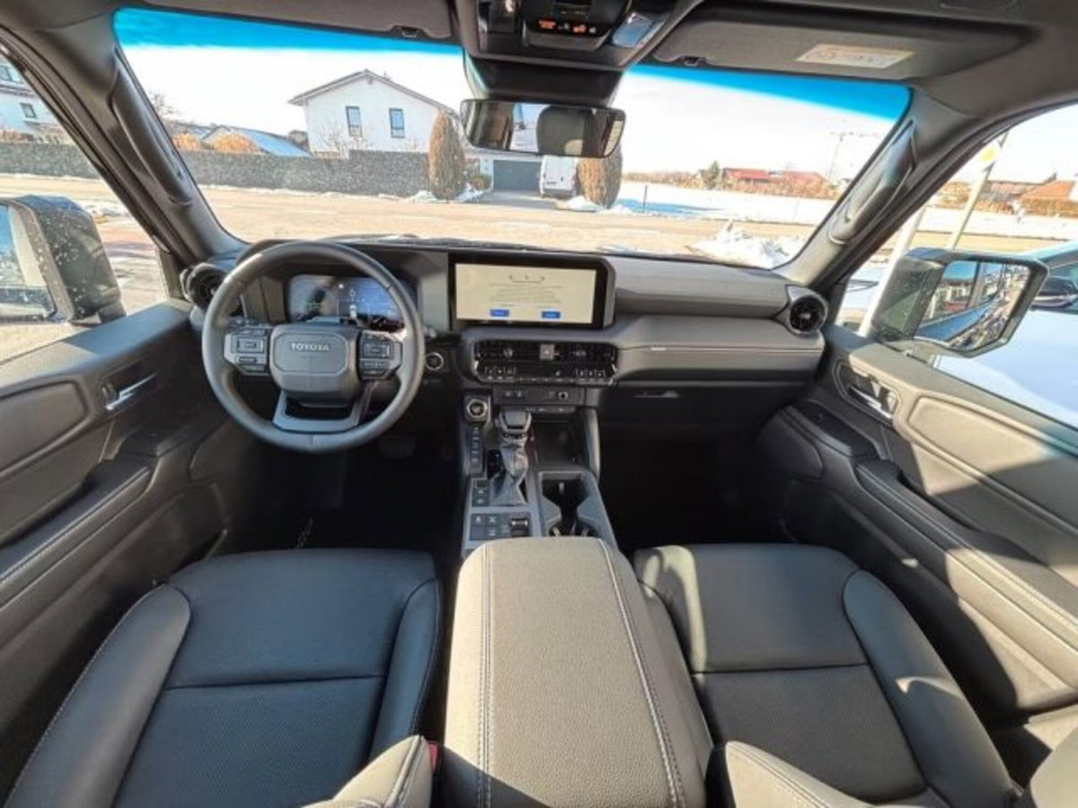 Toyota Land Cruiser 2.8 d-4d Lounge awd auto (9)