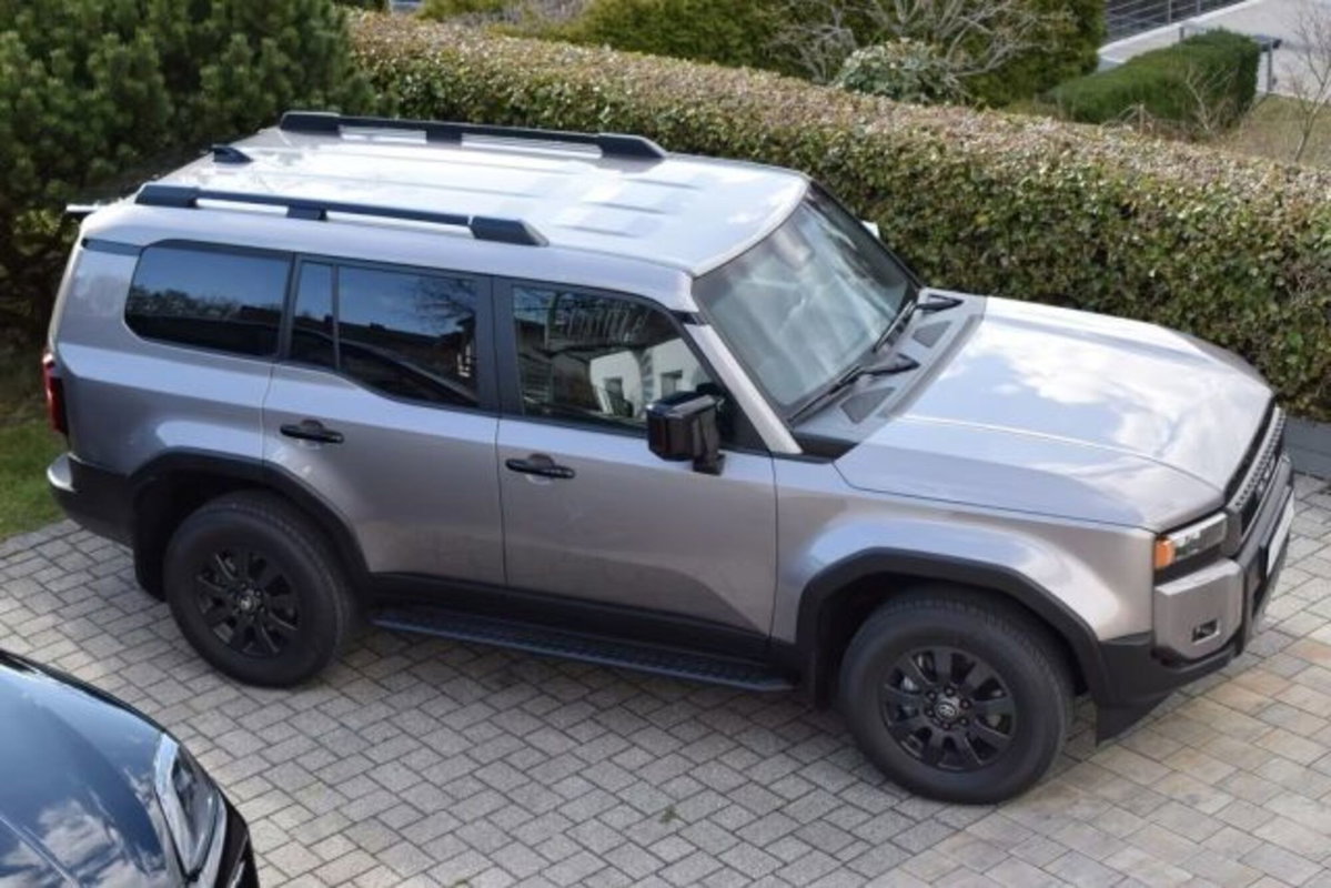 Toyota Land Cruiser 2.8 d-4d Lounge awd auto (10)