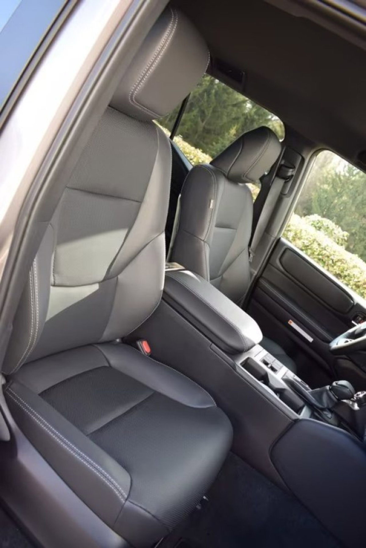 Toyota Land Cruiser 2.8 d-4d Lounge awd auto (14)