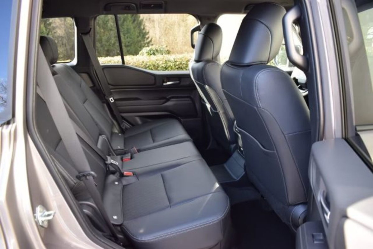 Toyota Land Cruiser 2.8 d-4d Lounge awd auto (15)