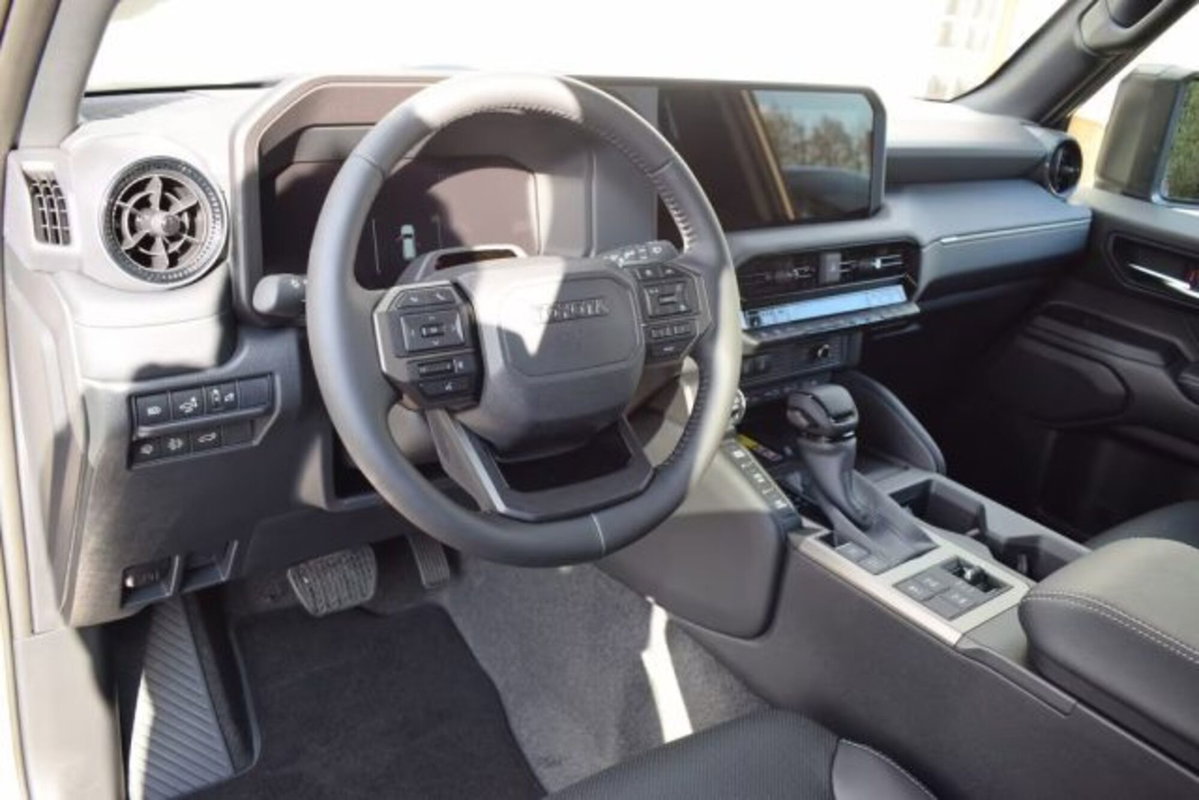 Toyota Land Cruiser 2.8 d-4d Lounge awd auto (17)