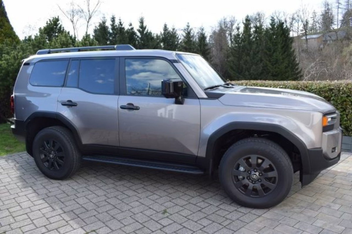 Toyota Land Cruiser 2.8 d-4d Lounge awd auto (5)
