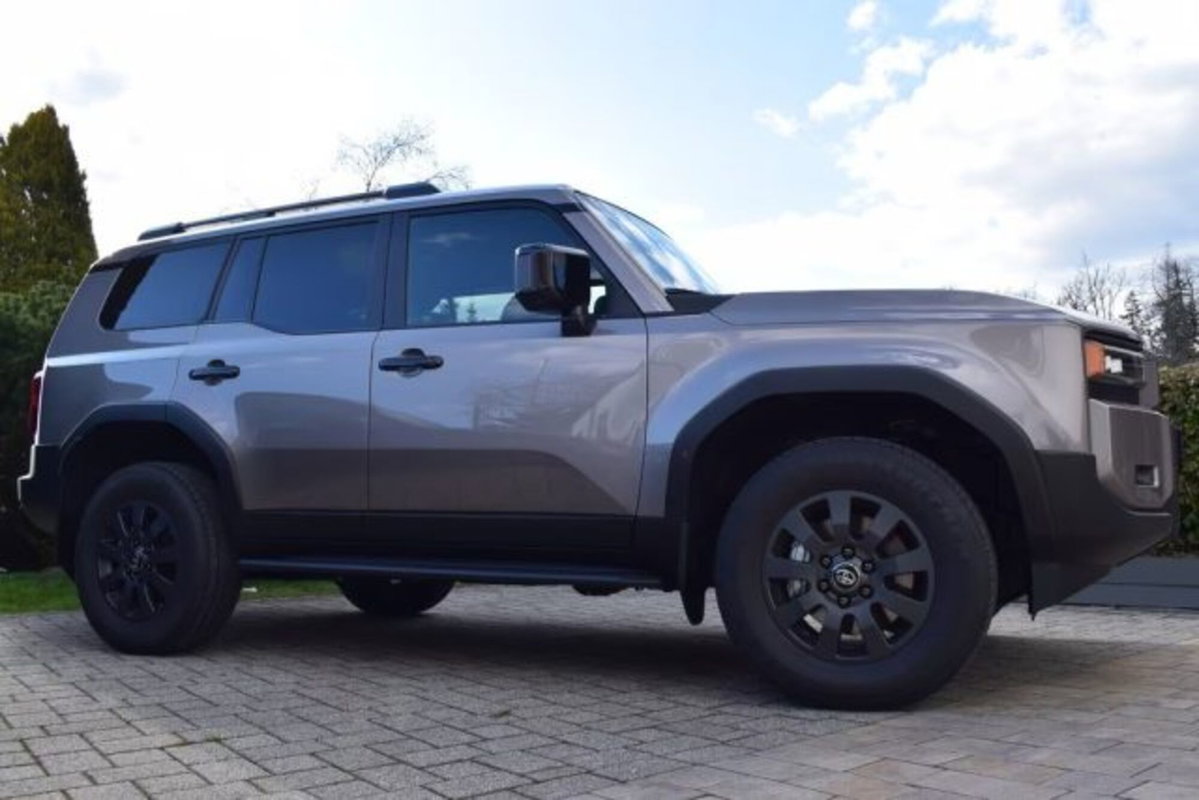Toyota Land Cruiser 2.8 d-4d Lounge awd auto (6)