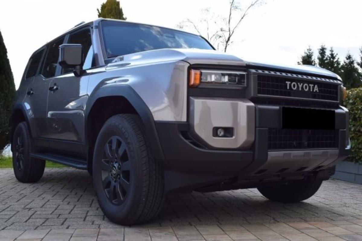 Toyota Land Cruiser 2.8 d-4d Lounge awd auto (7)