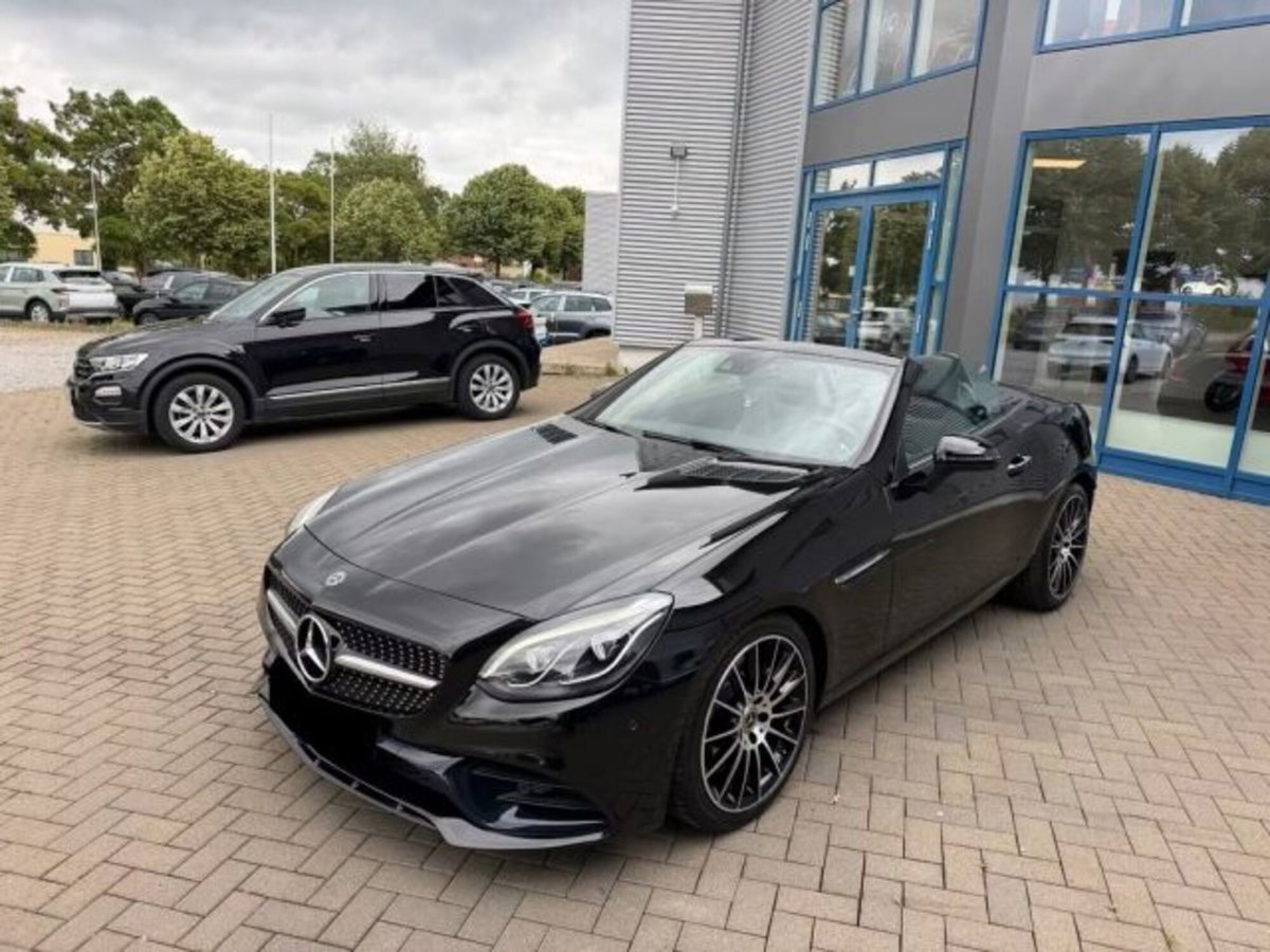 Mercedes-Benz SLC 300 AMG line (11)