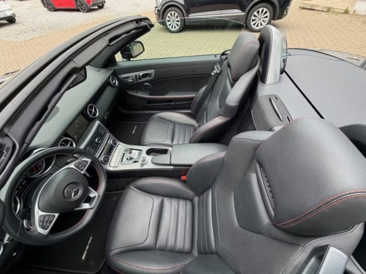 Mercedes-Benz SLC 300 AMG line (18)