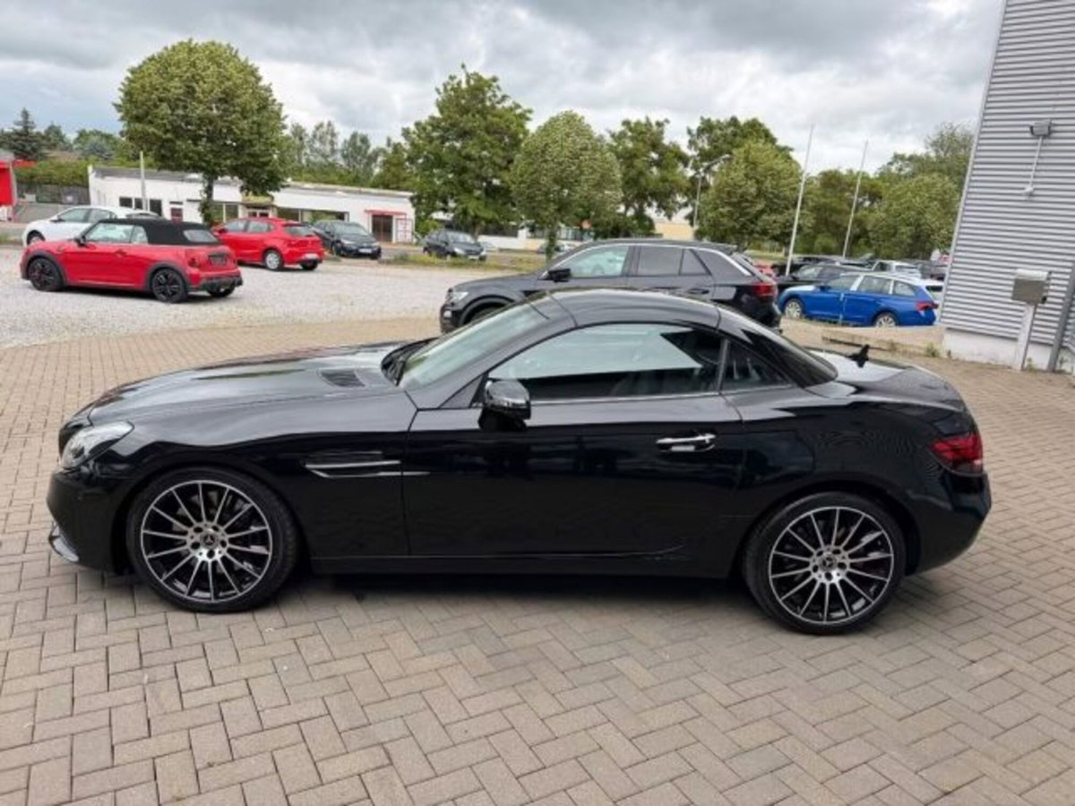 Mercedes-Benz SLC 300 AMG line (5)
