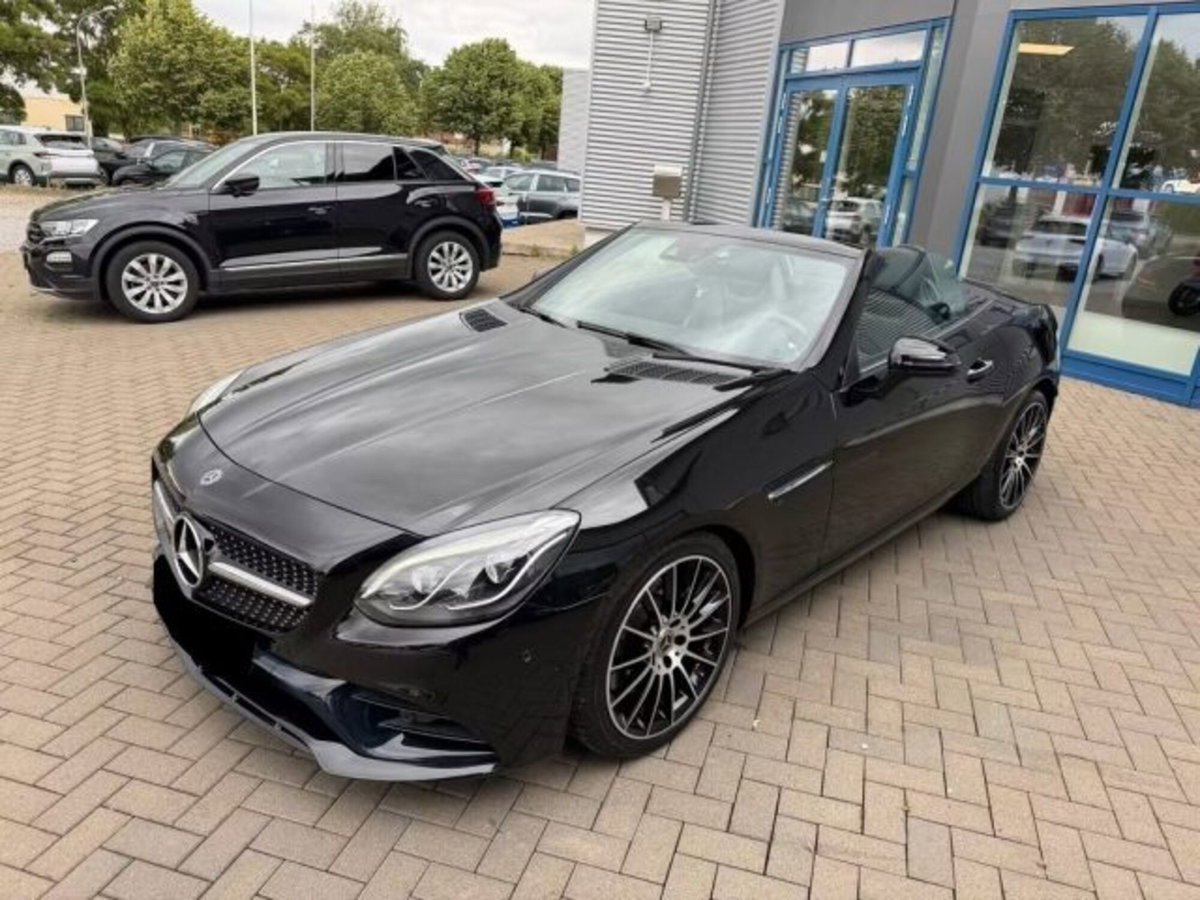 Mercedes-Benz SLC 300 AMG line (6)