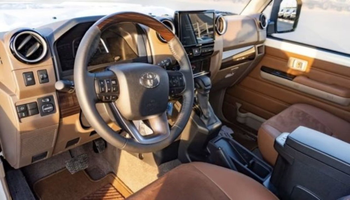 Toyota Land Cruiser 2.8 d-4d Lounge awd auto (11)