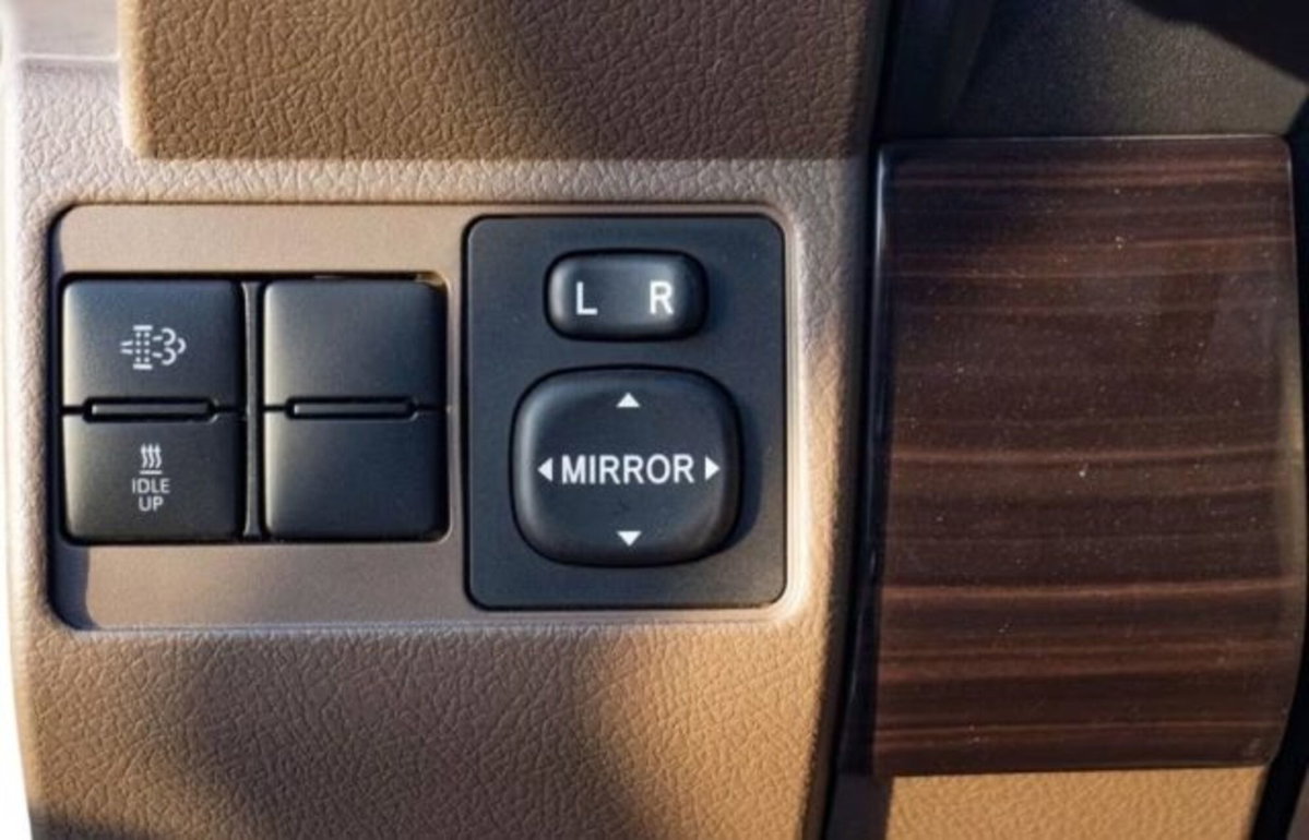 Toyota Land Cruiser 2.8 d-4d Lounge awd auto (12)