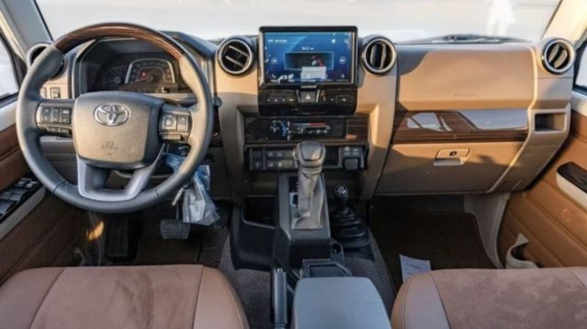 Toyota Land Cruiser 2.8 d-4d Lounge awd auto (14)