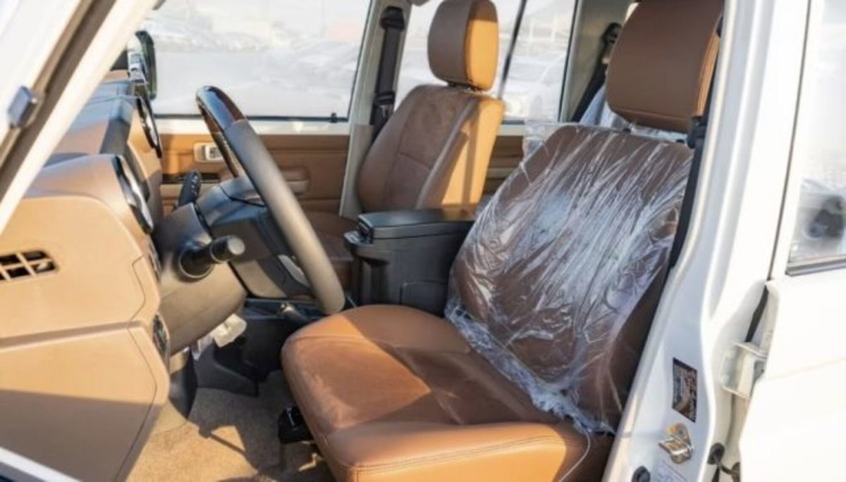 Toyota Land Cruiser 2.8 d-4d Lounge awd auto (8)