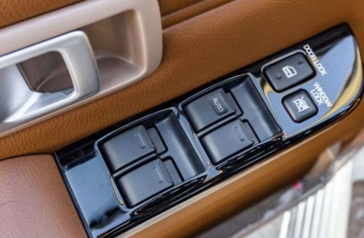 Toyota Land Cruiser 2.8 d-4d Lounge awd auto (9)