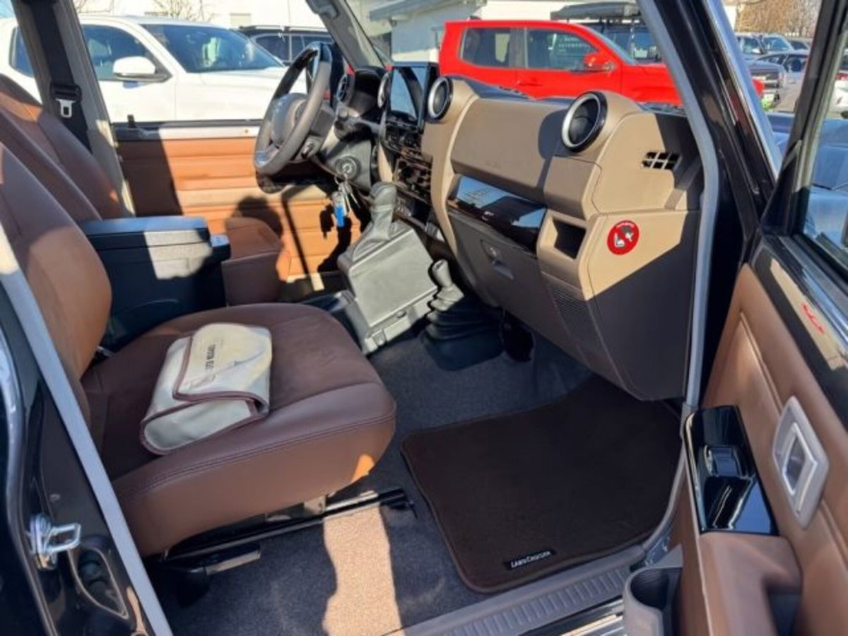 Toyota Land Cruiser 2.8 d-4d Lounge awd auto (14)
