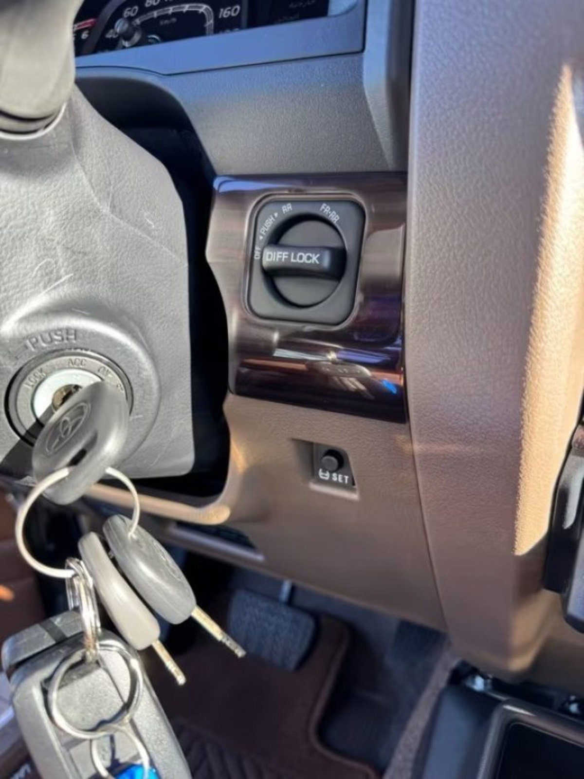 Toyota Land Cruiser 2.8 d-4d Lounge awd auto (7)