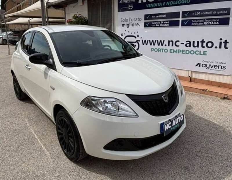 Lancia Ypsilon 1.0 FireFly 5 porte S&S Hybrid Silver Plus