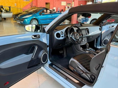 Volkswagen Maggiolino Cabrio 2.0 TDI DSG Sport (7)