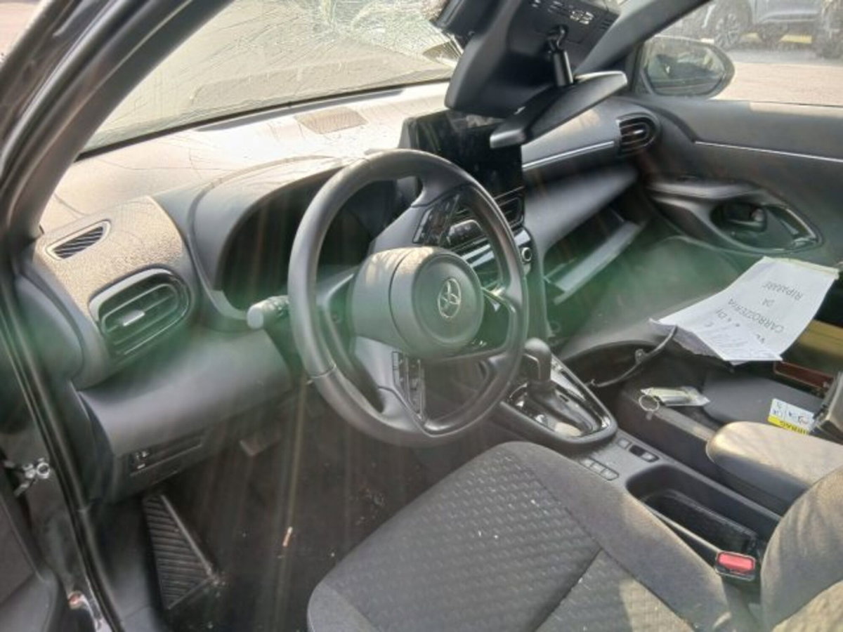 Toyota Yaris Cross 1.5 Hybrid 5p. E-CVT Premiere (13)