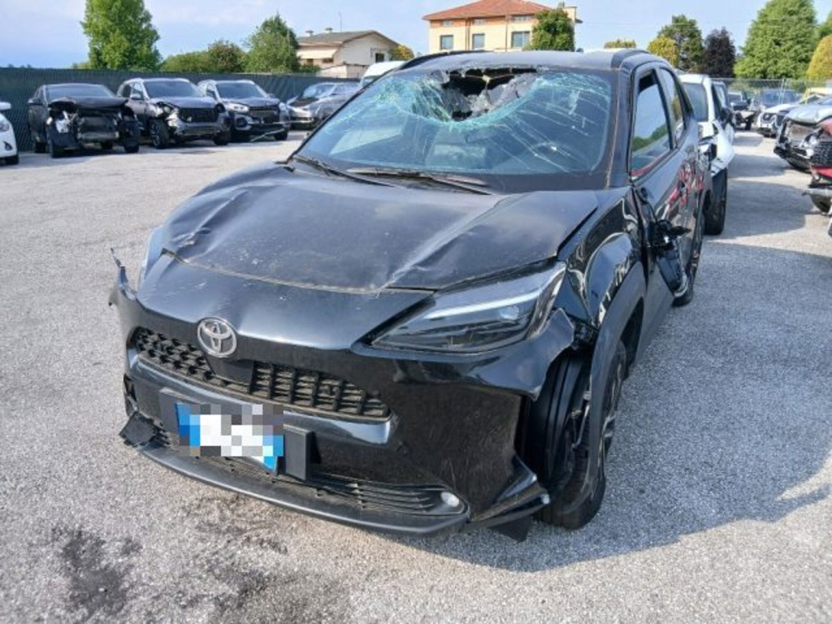 Toyota Yaris Cross 1.5 Hybrid 5p. E-CVT Premiere (2)